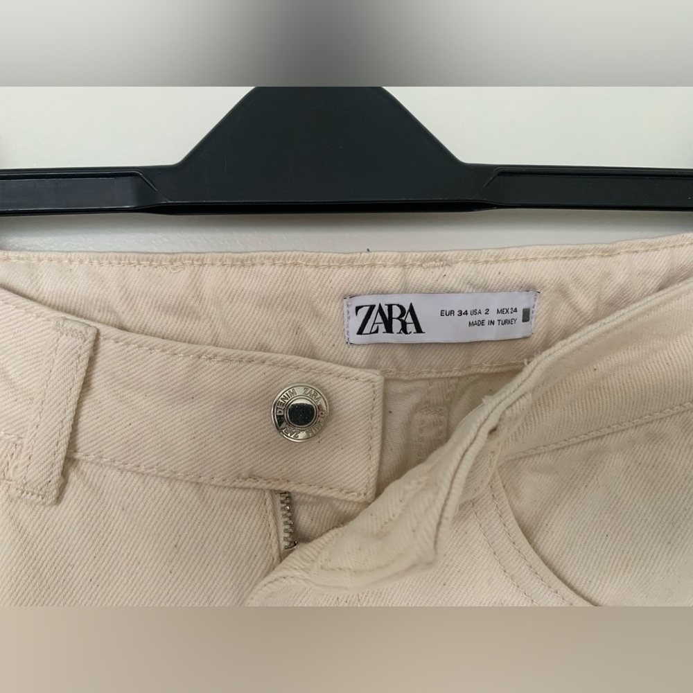 High Rise Straight Jeans - Picture 3 of 4